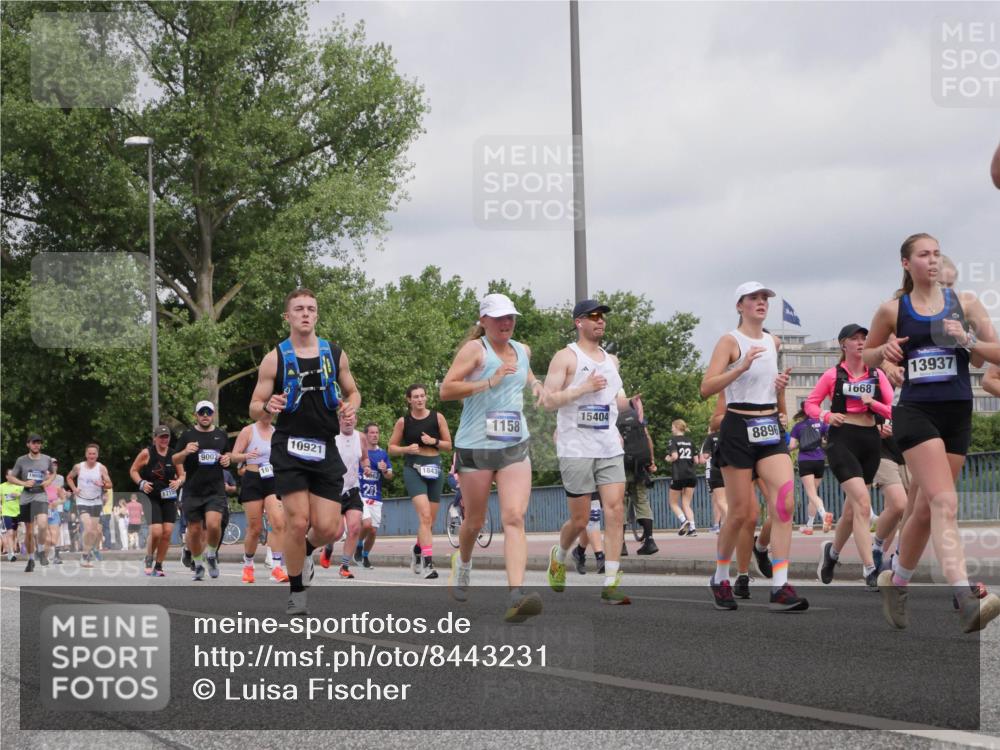 29.06.2025 - hella hamburg halbmarathon Luisa Fischer http://msf.ph/oto/8443231 29.06.2025 10:25:03 Kennedybrücke 1715, 9002, 161, 10921, 18439, 21, 15404, 1158, 22, 8896, 1668, 13937, 1158, 1668, 1958, 2009, 2529, 2841, 3825, 3826, 4046, 4289, 5412, 5641, 6103, 7375, 7612, 7672, 8431, 8860, 8896, 8959, 9002, 9062, 9326, 9327, 9483, 9635, 10787 meine-sportfotos.de