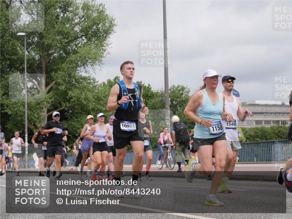 29.06.2025 - hella hamburg halbmarathon Luisa Fischer http://msf.ph/oto/8443240 29.06.2025 10:25:04 Kennedybrücke 171, 002, 10921, 843, 1158, 1540, 1158, 1668, 1958, 2009, 2529, 2841, 3825, 3826, 4046, 4289, 5641, 6103, 7375, 7612, 7672, 8431, 8860, 8896, 8959, 9002, 9062, 9327, 9635, 10787 meine-sportfotos.de