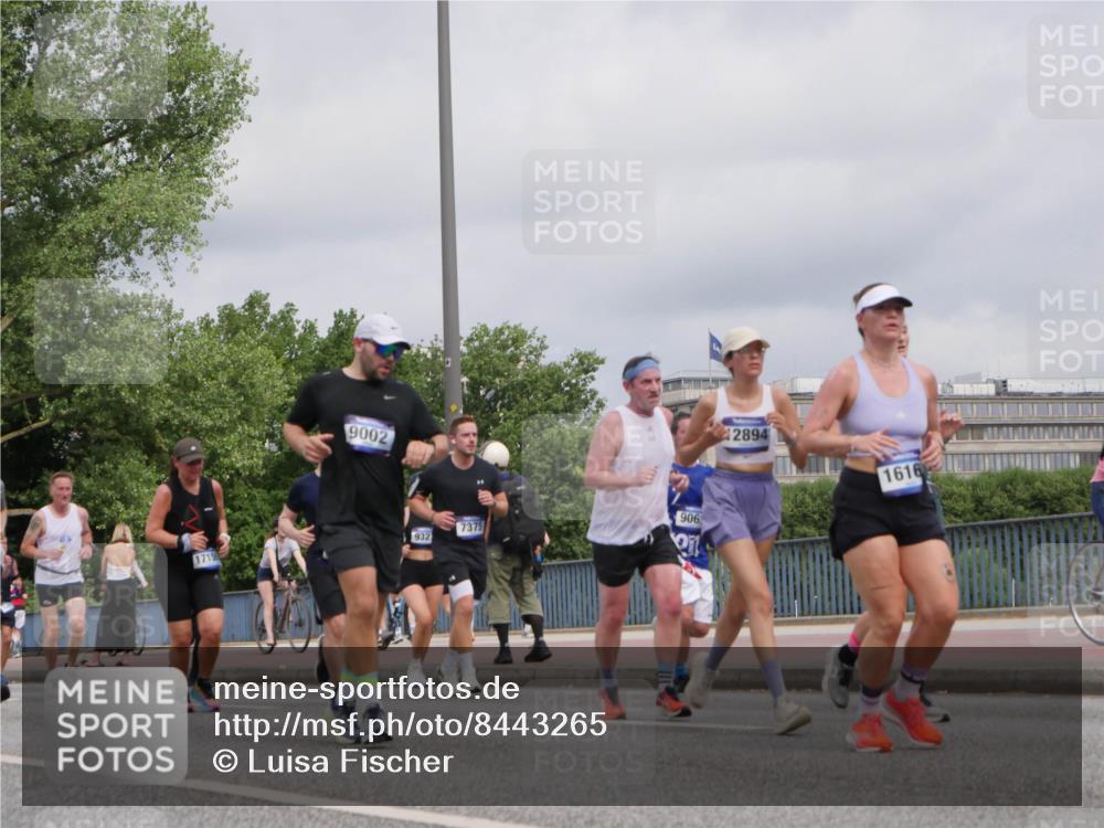 29.06.2025 - hella hamburg halbmarathon Luisa Fischer http://msf.ph/oto/8443265 29.06.2025 10:25:07 Kennedybrücke 9002, 1715, 932, 906, 7375, 2894, 1616, 1158, 1269, 1668, 2009, 3825, 3826, 4046, 4289, 4375, 7375, 7612, 8431, 8860, 8896, 9002, 9062, 9327, 9635, 9788 meine-sportfotos.de