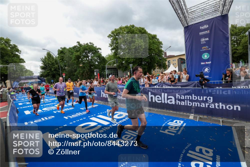 29.06.2025 - hella hamburg halbmarathon Zöllner http://msf.ph/oto/8443273 29.06.2025 10:56:50 Ziel 2378, 3836, 8825, 8996, 13816, 14369, 14461, 15134, 15431, 15712, 16008, 16009, 16043, 16121, 16679, 17133, 18634 meine-sportfotos.de