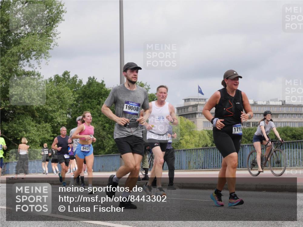 29.06.2025 - hella hamburg halbmarathon Luisa Fischer http://msf.ph/oto/8443302 29.06.2025 10:25:10 Kennedybrücke 22, 126, 8431, 19008, 1715, 1269, 2009, 4289, 4375, 4376, 6676, 7375, 7612, 8431, 9002, 9062, 9327, 9788, 10167 meine-sportfotos.de