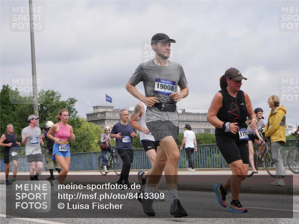 29.06.2025 - hella hamburg halbmarathon Luisa Fischer http://msf.ph/oto/8443309 29.06.2025 10:25:11 Kennedybrücke 15324, 8431, 12402, 19008, 1715, 1269, 2009, 4289, 4375, 4376, 6676, 7375, 7612, 8431, 8954, 9062, 9327, 9788, 10167 meine-sportfotos.de