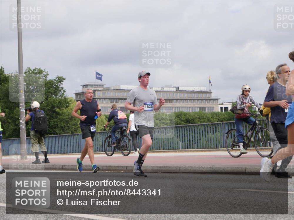 29.06.2025 - hella hamburg halbmarathon Luisa Fischer http://msf.ph/oto/8443341 29.06.2025 10:25:13 Kennedybrücke 126, 15324, 1269, 1294, 1963, 2009, 2063, 2919, 4375, 4376, 6676, 7375, 7612, 8431, 8884, 8954, 9327, 9788, 10167 meine-sportfotos.de