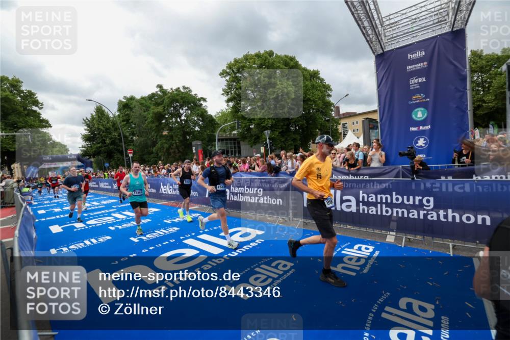 29.06.2025 - hella hamburg halbmarathon Zöllner http://msf.ph/oto/8443346 29.06.2025 10:56:52 Ziel 1955, 2378, 2741, 3836, 5418, 6835, 7716, 8825, 8996, 13816, 14369, 14461, 15134, 15431, 16008, 16009, 16679, 17133, 18634 meine-sportfotos.de