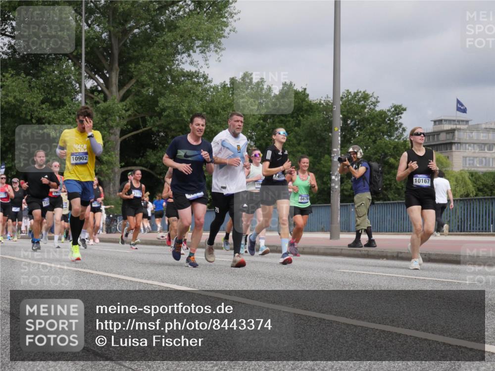 29.06.2025 - hella hamburg halbmarathon Luisa Fischer http://msf.ph/oto/8443374 29.06.2025 10:25:15 Kennedybrücke 3172, 1323, 196, 10902, 16154, 2919, 29, 198, 1455, 6676, 10167, 1269, 1294, 1963, 2009, 2063, 2919, 3172, 4375, 4376, 6676, 8431, 8884, 8954, 9327, 9788, 10167 meine-sportfotos.de