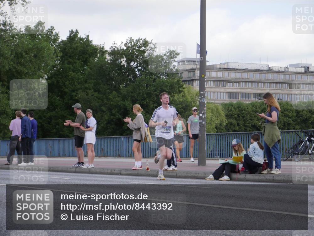29.06.2025 - hella hamburg halbmarathon Luisa Fischer http://msf.ph/oto/8443392 29.06.2025 09:44:37 Kennedybrücke 9269, 10468 meine-sportfotos.de