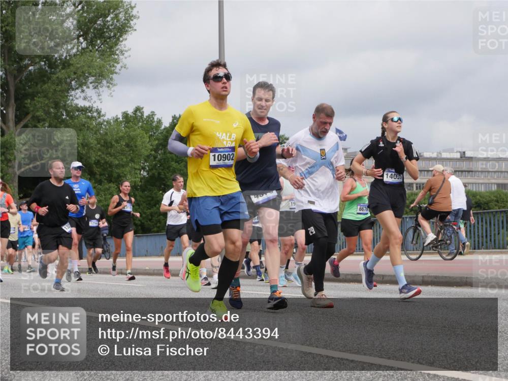 29.06.2025 - hella hamburg halbmarathon Luisa Fischer http://msf.ph/oto/8443394 29.06.2025 10:25:17 Kennedybrücke 1327, 1294, 2919, 10902, 19, 6676, 14053, 1269, 1294, 1419, 1963, 2063, 2919, 3172, 4375, 4376, 6676, 8884, 8954, 9788, 9807, 10167 meine-sportfotos.de