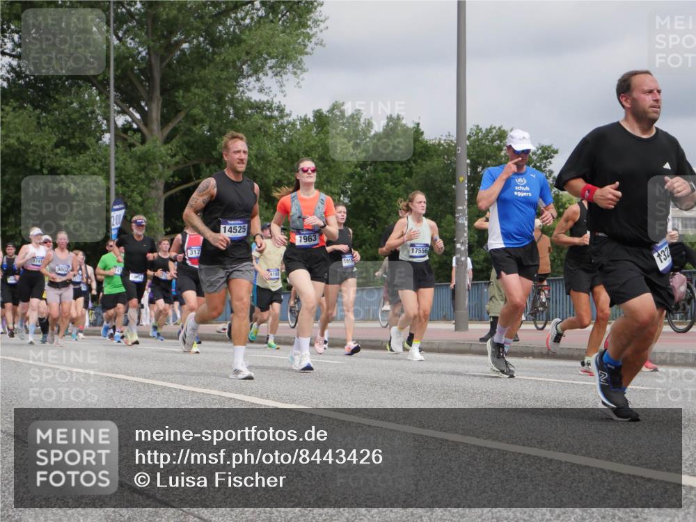 29.06.2025 - hella hamburg halbmarathon Luisa Fischer http://msf.ph/oto/8443426 29.06.2025 10:25:19 Kennedybrücke 1741, 9807, 2, 00, 317, 14525, 1963, 4168, 1615, 17556, 132, 1269, 1294, 1419, 1963, 2063, 2172, 2919, 3108, 3172, 3768, 3946, 4375, 4376, 6676, 8884, 8954, 9807, 10167, 10710 meine-sportfotos.de