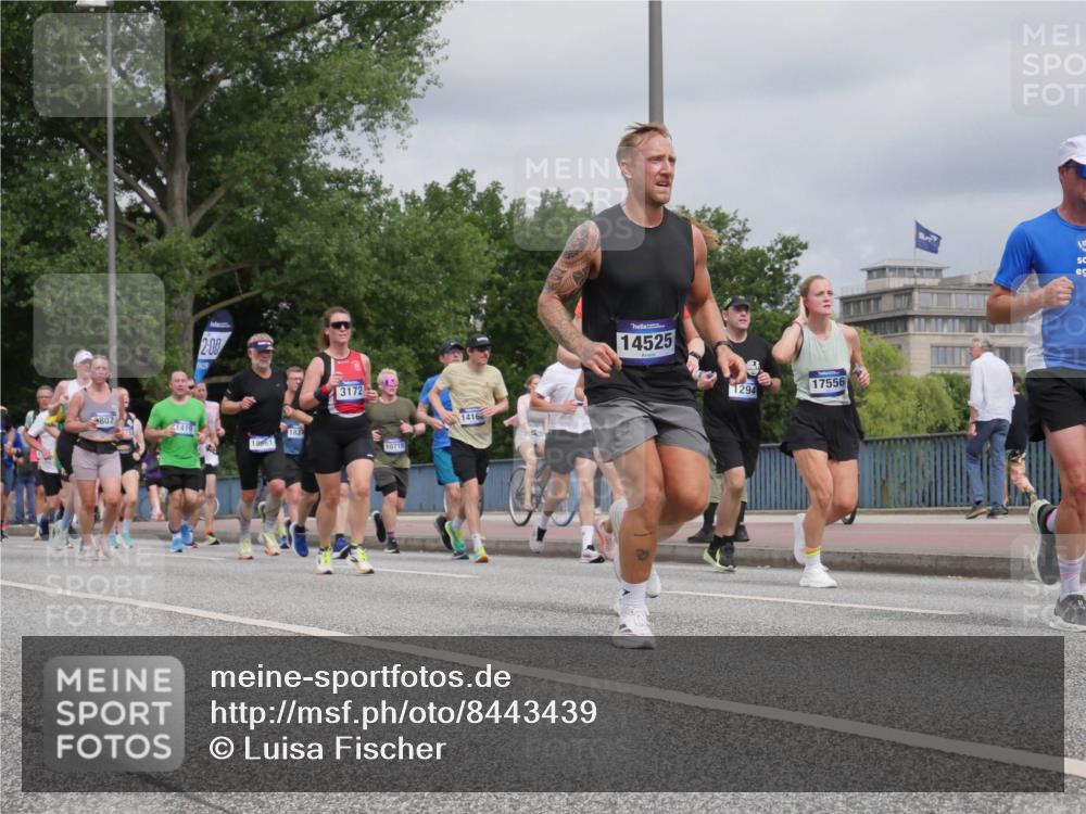29.06.2025 - hella hamburg halbmarathon Luisa Fischer http://msf.ph/oto/8443439 29.06.2025 10:25:20 Kennedybrücke 807, 1419, 2, 00, 18661, 1837, 3172, 10710, 1416, 14525, 1294, 17556, 1294, 1419, 1963, 2063, 2172, 2919, 3108, 3172, 3768, 3946, 4375, 4376, 4556, 5079, 6676, 6805, 8884, 8954, 9807, 10167, 10710 meine-sportfotos.de