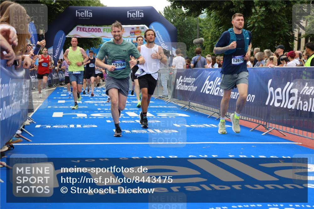 29.06.2025 - hella hamburg halbmarathon Strokosch-Dieckow http://msf.ph/oto/8443475 29.06.2025 10:49:23 Ziel 1342, 1476, 2878, 4183, 4185, 6158, 8437, 8689, 8813, 10053, 10189, 11339, 11779, 11819, 12094, 12670, 13269, 14526, 14838, 15422, 15784, 15894, 15966, 16891, 18476, 18887, 18960 meine-sportfotos.de