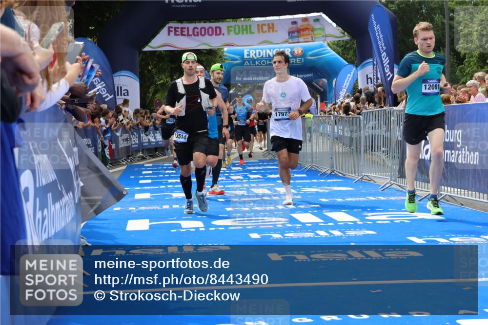 29.06.2025 - hella hamburg halbmarathon Strokosch-Dieckow http://msf.ph/oto/8443490 29.06.2025 10:40:01 Ziel 2826, 3626, 5007, 5050, 5375, 5508, 6080, 7981, 8467, 8574, 8933, 12091, 13514, 15421, 15424, 17973 meine-sportfotos.de