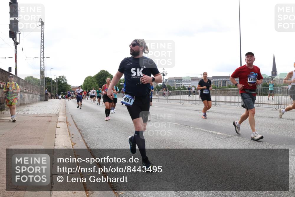 29.06.2025 - hella hamburg halbmarathon Lena Gebhardt http://msf.ph/oto/8443495 29.06.2025 10:29:42 Lombardsbrücke 12099, 661, 1063, 1097, 1230, 1661, 1694, 2302, 2699, 3179, 3311, 3524, 3613, 4349, 4373, 4395, 4580, 5063, 5350, 6285, 6725, 7449, 7517, 7832, 8388, 8812, 8941, 9095, 9714, 9937, 10322, 10641, 10808, 10996, 11249, 11269, 11376, 11444, 11634, 11792, 11803, 11989, 12086, 12216, 12227, 12305, 12537, 12958, 13031, 13382, 13810, 14644, 15266, 16306, 16659, 16662, 16676, 17496, 17529, 17945, 18298, 18299, 18385, 18414 meine-sportfotos.de