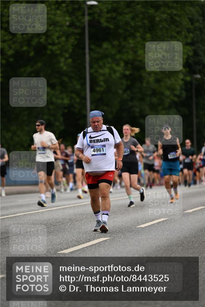 29.06.2025 - hella hamburg halbmarathon Dr. Thomas Lammeyer http://msf.ph/oto/8443525 29.06.2025 10:57:34 Kennedybrücke 2291, 4595, 6041, 6044, 7032, 7039, 7690, 7890, 8414, 9368, 10080, 10417, 10490, 10568, 10879, 10981, 11268 meine-sportfotos.de
