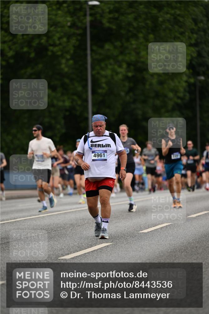 29.06.2025 - hella hamburg halbmarathon Dr. Thomas Lammeyer http://msf.ph/oto/8443536 29.06.2025 10:57:34 Kennedybrücke 2291, 4595, 6041, 6044, 7032, 7039, 7690, 7890, 8414, 9368, 10080, 10417, 10490, 10568, 10879, 10981, 11268 meine-sportfotos.de