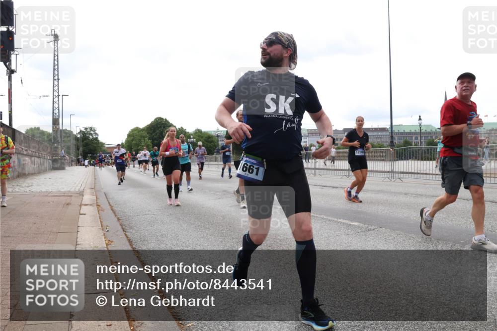 29.06.2025 - hella hamburg halbmarathon Lena Gebhardt http://msf.ph/oto/8443541 29.06.2025 10:29:42 Lombardsbrücke 10222, 661, 2016, 12086, 1063, 1097, 1230, 1661, 1694, 2302, 2699, 3179, 3311, 3524, 3613, 4349, 4373, 4395, 4580, 5063, 5350, 6285, 6725, 7449, 7517, 7832, 8388, 8812, 8941, 9095, 9714, 9937, 10322, 10641, 10808, 10996, 11249, 11269, 11376, 11444, 11634, 11792, 11803, 11989, 12086, 12216, 12227, 12305, 12537, 12958, 13031, 13382, 13810, 14644, 15266, 16306, 16659, 16662, 16676, 17496, 17529, 17945, 18298, 18299, 18385, 18414 meine-sportfotos.de