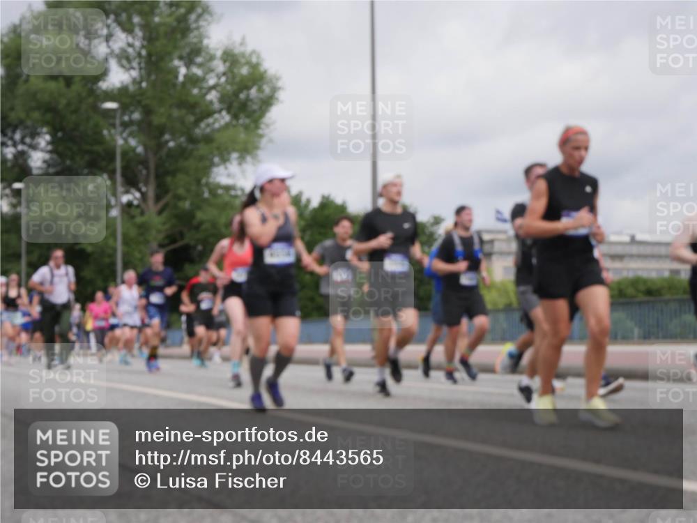 29.06.2025 - hella hamburg halbmarathon Luisa Fischer http://msf.ph/oto/8443565 29.06.2025 10:25:28 Kennedybrücke 1419, 1598, 2172, 3108, 3458, 3735, 3768, 3910, 3946, 4113, 4114, 4556, 4829, 5079, 6030, 6303, 6805, 6849, 6977, 7097, 7162, 7794, 9204, 9516, 9807, 10241, 10663, 10710 meine-sportfotos.de