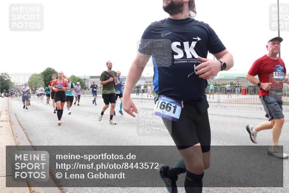 29.06.2025 - hella hamburg halbmarathon Lena Gebhardt http://msf.ph/oto/8443572 29.06.2025 10:29:43 Lombardsbrücke 10322, 221, 1661, 12099, 2016, 1063, 1097, 1230, 1661, 1694, 2302, 2699, 3179, 3311, 3524, 3613, 4349, 4373, 4395, 4580, 5063, 5322, 5350, 6285, 6725, 7517, 7832, 8388, 8812, 8941, 9095, 9714, 9937, 10162, 10322, 10641, 10808, 10996, 11249, 11269, 11376, 11444, 11634, 11792, 11803, 11989, 12086, 12216, 12227, 12305, 12537, 12958, 13031, 13382, 13810, 14644, 15266, 16306, 16659, 16662, 16676, 17496, 17529, 17945, 18298, 18299, 18385, 18414 meine-sportfotos.de