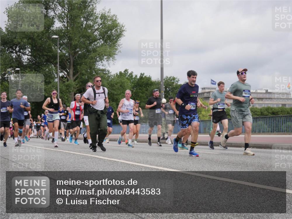 29.06.2025 - hella hamburg halbmarathon Luisa Fischer http://msf.ph/oto/8443583 29.06.2025 10:25:31 Kennedybrücke 6849, 097, 10663, 14333, 14240, 794, 03, 4114, 4113, 159, 14903, 16650, 1598, 2172, 2351, 3108, 3458, 3735, 3768, 3910, 3946, 4113, 4114, 4556, 4829, 5079, 6030, 6303, 6307, 6805, 6849, 6977, 7097, 7162, 7794, 8511, 9204, 9516, 10241, 10663, 10710 meine-sportfotos.de