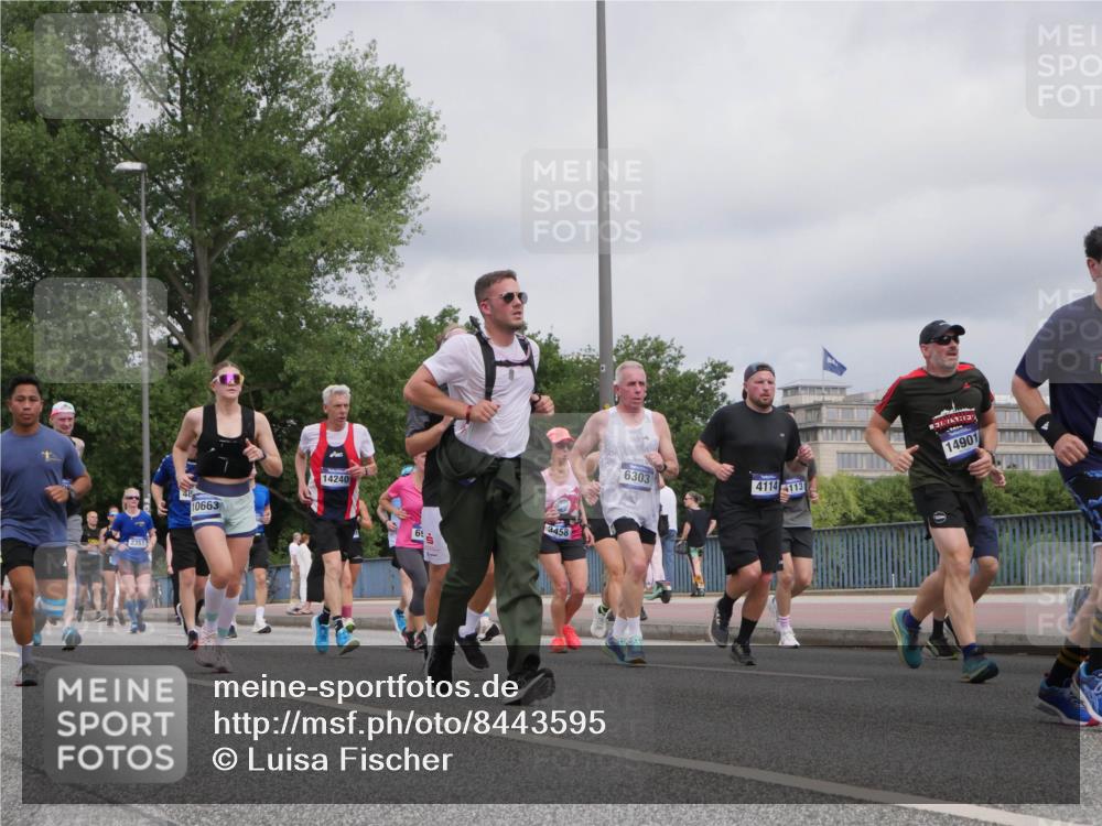 29.06.2025 - hella hamburg halbmarathon Luisa Fischer http://msf.ph/oto/8443595 29.06.2025 10:25:32 Kennedybrücke 2351, 10663, 14240, 6, 3458, 6303, 4114, 113, 14901, 1598, 2351, 3108, 3458, 3735, 3768, 3910, 3946, 4113, 4114, 4556, 4829, 5079, 6030, 6303, 6307, 6805, 6849, 6977, 7097, 7162, 7794, 8511, 9204, 9516, 10241, 10663 meine-sportfotos.de