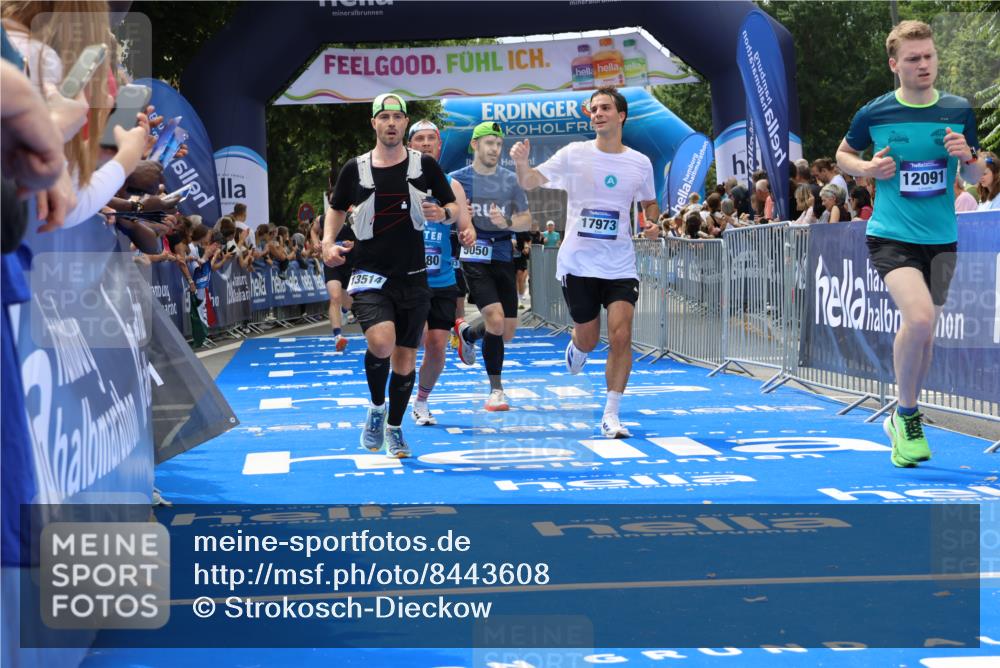29.06.2025 - hella hamburg halbmarathon Strokosch-Dieckow http://msf.ph/oto/8443608 29.06.2025 10:40:02 Ziel 2826, 3626, 5007, 5050, 5375, 5508, 5916, 6080, 7495, 8467, 8574, 8933, 12091, 13514, 15421, 15424, 17973 meine-sportfotos.de