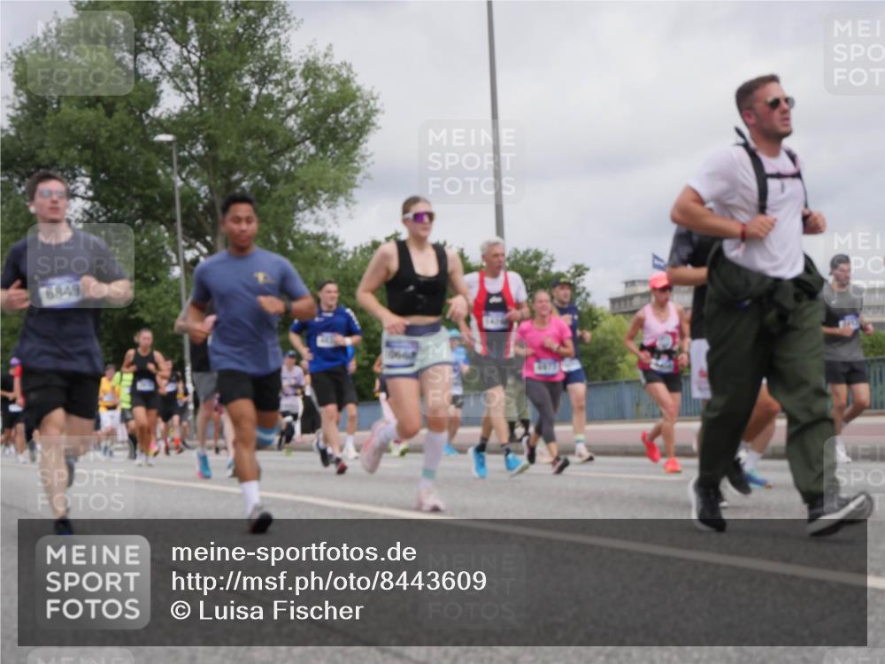 29.06.2025 - hella hamburg halbmarathon Luisa Fischer http://msf.ph/oto/8443609 29.06.2025 10:25:33 Kennedybrücke 6849, 1598, 2351, 3458, 3735, 3910, 4113, 4114, 4556, 4829, 5079, 6030, 6303, 6307, 6805, 6849, 6977, 7097, 7162, 7794, 8511, 9204, 9516, 10241, 10663 meine-sportfotos.de