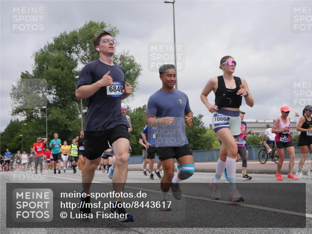 29.06.2025 - hella hamburg halbmarathon Luisa Fischer http://msf.ph/oto/8443617 29.06.2025 10:25:34 Kennedybrücke 6849, 10663, 89779, 159, 1598, 2351, 3458, 3735, 3910, 4113, 4114, 4829, 6030, 6303, 6307, 6849, 6899, 6977, 7097, 7162, 7794, 8511, 9204, 9516, 10241, 10663, 10739 meine-sportfotos.de