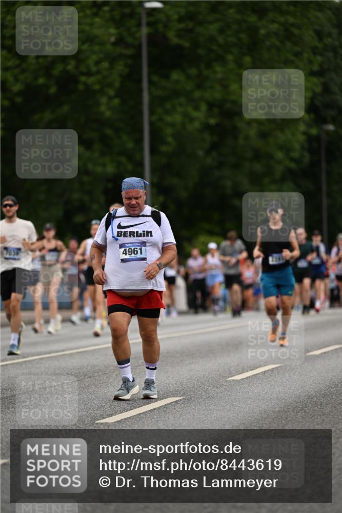 29.06.2025 - hella hamburg halbmarathon Dr. Thomas Lammeyer http://msf.ph/oto/8443619 29.06.2025 10:57:35 Kennedybrücke 1753, 2291, 4595, 6041, 6044, 7039, 7690, 7890, 8414, 8515, 9368, 10080, 10490, 10568, 10879, 10981, 11268 meine-sportfotos.de