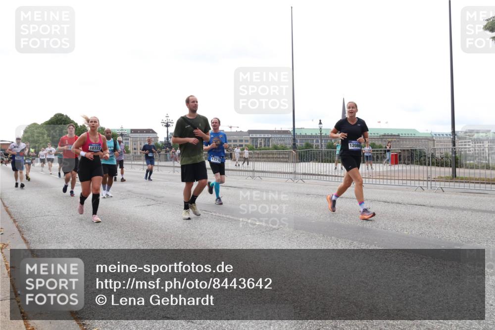 29.06.2025 - hella hamburg halbmarathon Lena Gebhardt http://msf.ph/oto/8443642 29.06.2025 10:29:43 Lombardsbrücke 1063, 10322, 12, 12216, 12086, 1063, 1097, 1230, 1661, 1694, 2302, 2699, 3179, 3311, 3524, 3613, 4349, 4373, 4395, 4580, 5063, 5322, 5350, 6285, 6725, 7517, 7832, 8388, 8812, 8941, 9095, 9714, 9937, 10162, 10322, 10641, 10808, 10996, 11249, 11269, 11376, 11444, 11634, 11792, 11803, 11989, 12086, 12216, 12227, 12305, 12537, 12958, 13031, 13382, 13810, 14644, 15266, 16306, 16659, 16662, 16676, 17496, 17529, 17945, 18298, 18299, 18385, 18414 meine-sportfotos.de