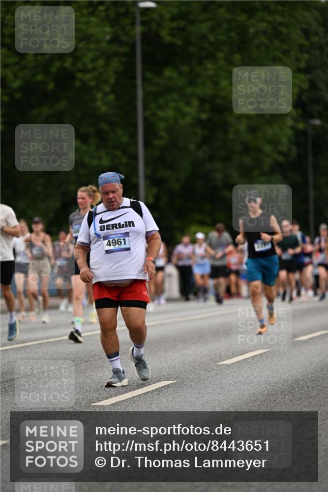 29.06.2025 - hella hamburg halbmarathon Dr. Thomas Lammeyer http://msf.ph/oto/8443651 29.06.2025 10:57:35 Kennedybrücke 1753, 2291, 4595, 6041, 6044, 7039, 7690, 7890, 8414, 8515, 9368, 10080, 10490, 10568, 10879, 10981, 11268 meine-sportfotos.de