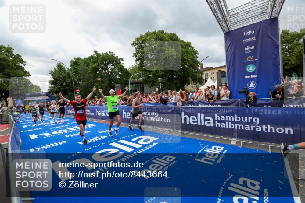 29.06.2025 - hella hamburg halbmarathon Zöllner http://msf.ph/oto/8443664 29.06.2025 10:56:56 Ziel 1955, 2282, 2378, 2741, 2759, 5418, 6835, 7716, 11043, 13816, 15097, 16008, 16009, 16620, 16679 meine-sportfotos.de