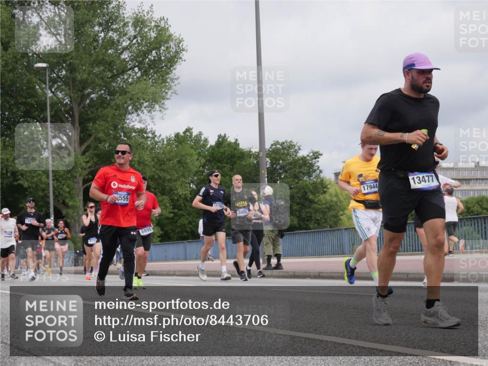 29.06.2025 - hella hamburg halbmarathon Luisa Fischer http://msf.ph/oto/8443706 29.06.2025 10:25:41 Kennedybrücke 134, 559, 6899, 16762, 3995, 82, 17944, 13477, 2351, 3910, 3995, 4131, 4366, 4559, 4970, 6049, 6307, 6820, 6826, 6899, 7925, 8511, 8855, 8931, 10065, 10210, 10739 meine-sportfotos.de