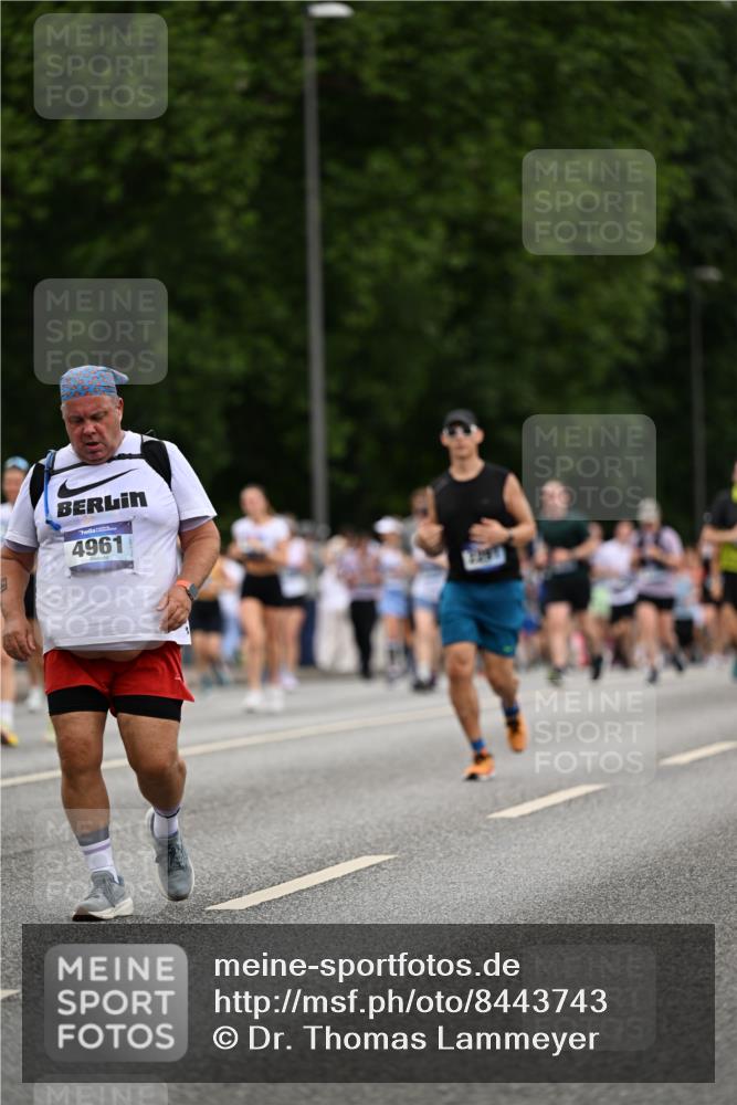 29.06.2025 - hella hamburg halbmarathon Dr. Thomas Lammeyer http://msf.ph/oto/8443743 29.06.2025 10:57:37 Kennedybrücke 1753, 2291, 4595, 6041, 6044, 7039, 7690, 7890, 8414, 8515, 9368, 9545, 10490, 10879, 10981, 11268 meine-sportfotos.de