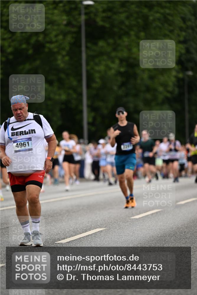 29.06.2025 - hella hamburg halbmarathon Dr. Thomas Lammeyer http://msf.ph/oto/8443753 29.06.2025 10:57:37 Kennedybrücke 1753, 2291, 4595, 6041, 6044, 7039, 7690, 7890, 8414, 8515, 9368, 9545, 10490, 10879, 10981, 11268 meine-sportfotos.de