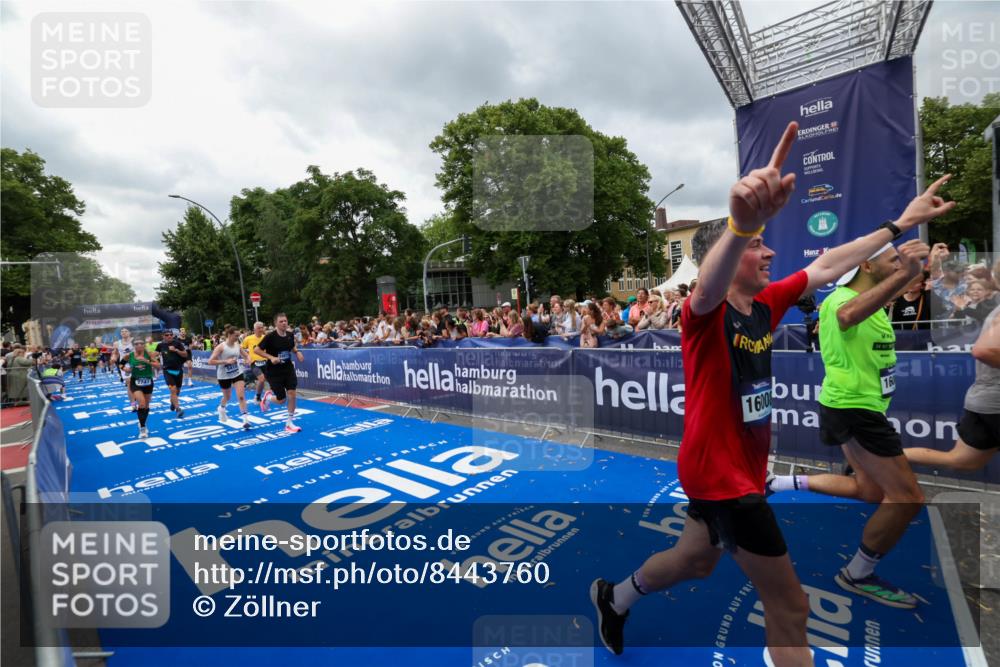 29.06.2025 - hella hamburg halbmarathon Zöllner http://msf.ph/oto/8443760 29.06.2025 10:56:57 Ziel 1955, 2282, 2741, 2759, 5033, 5418, 6835, 7716, 11043, 13816, 14678, 15097, 16008, 16009, 16620, 16679 meine-sportfotos.de