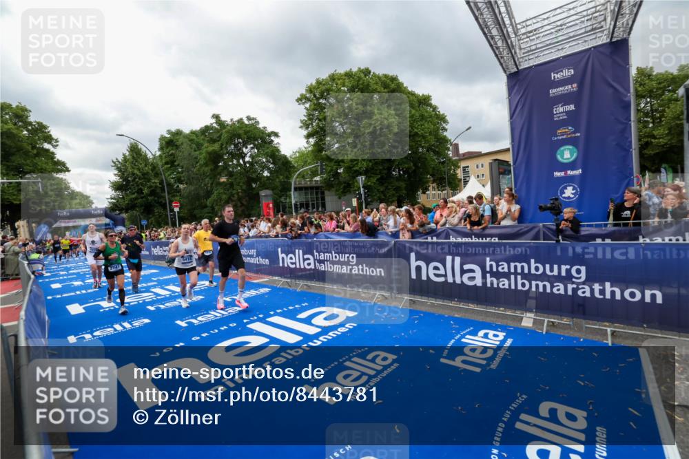 29.06.2025 - hella hamburg halbmarathon Zöllner http://msf.ph/oto/8443781 29.06.2025 10:56:58 Ziel 1955, 2282, 2741, 2759, 5033, 5418, 6835, 7716, 8669, 11043, 11212, 14678, 15097, 16620, 16679 meine-sportfotos.de