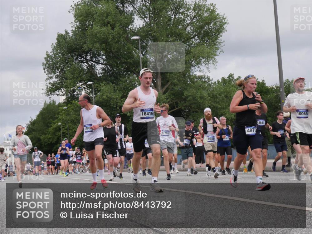 29.06.2025 - hella hamburg halbmarathon Luisa Fischer http://msf.ph/oto/8443792 29.06.2025 10:25:46 Kennedybrücke 1706, 16416, 11798, 6049, 0917, 14906, 4970, 8931, 16143, 10065, 2479, 2886, 3430, 3995, 4131, 4366, 4559, 4970, 6049, 6820, 6826, 6899, 7188, 7190, 7276, 7925, 8855, 8931, 10065, 10210, 10739 meine-sportfotos.de