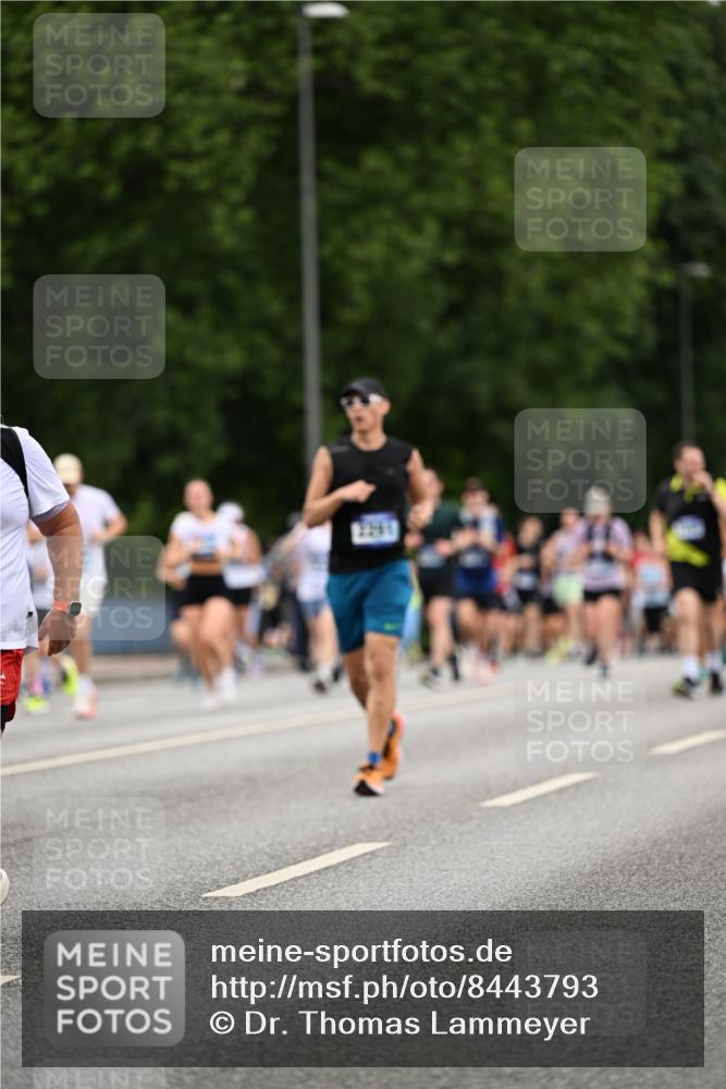 29.06.2025 - hella hamburg halbmarathon Dr. Thomas Lammeyer http://msf.ph/oto/8443793 29.06.2025 10:57:38 Kennedybrücke 1753, 2291, 4595, 6041, 6044, 7039, 7611, 7890, 8414, 8515, 9103, 9368, 9545, 10490, 10879, 10981, 11268 meine-sportfotos.de