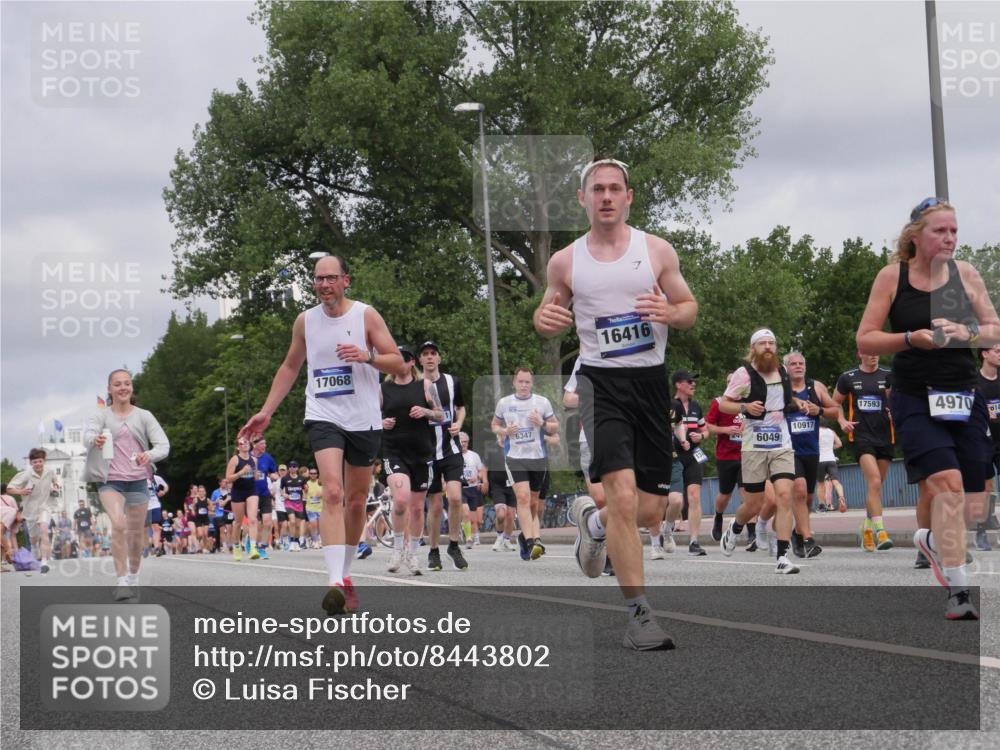 29.06.2025 - hella hamburg halbmarathon Luisa Fischer http://msf.ph/oto/8443802 29.06.2025 10:25:47 Kennedybrücke 17068, 6347, 16416, 17593, 4970, 614, 10917, 241, 6049, 2479, 2886, 3430, 3995, 4131, 4366, 4559, 4970, 6049, 6820, 6826, 6899, 7188, 7190, 7276, 7925, 8855, 8931, 9392, 10065, 10210, 10739 meine-sportfotos.de
