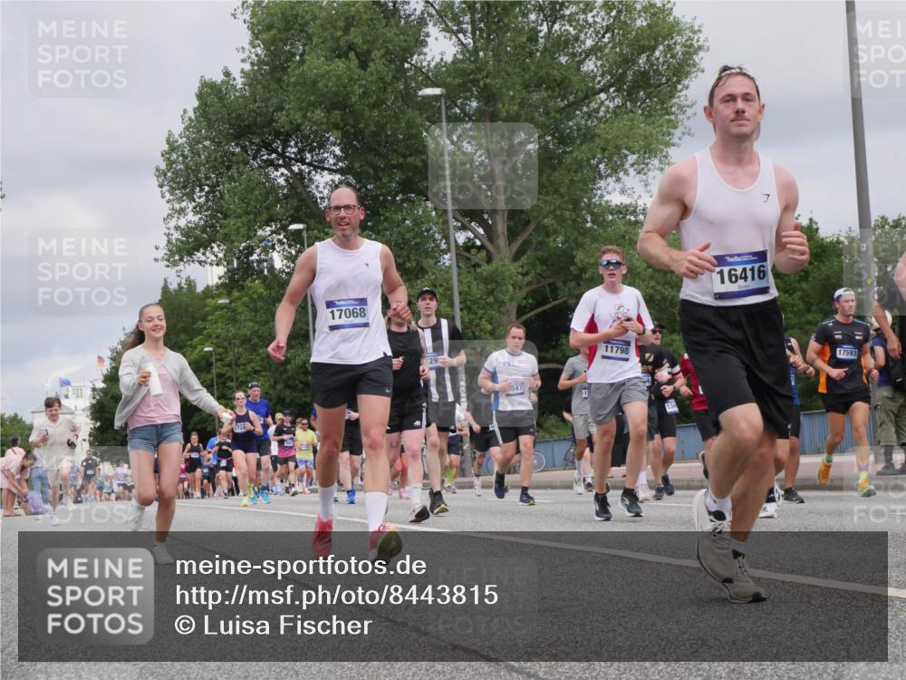 29.06.2025 - hella hamburg halbmarathon Luisa Fischer http://msf.ph/oto/8443815 29.06.2025 10:25:47 Kennedybrücke 17068, 29, 347, 11798, 16416, 17593, 2479, 2886, 3430, 3995, 4131, 4366, 4559, 4970, 6049, 6820, 6826, 6899, 7188, 7190, 7276, 7925, 8855, 8931, 9392, 10065, 10210, 10739 meine-sportfotos.de