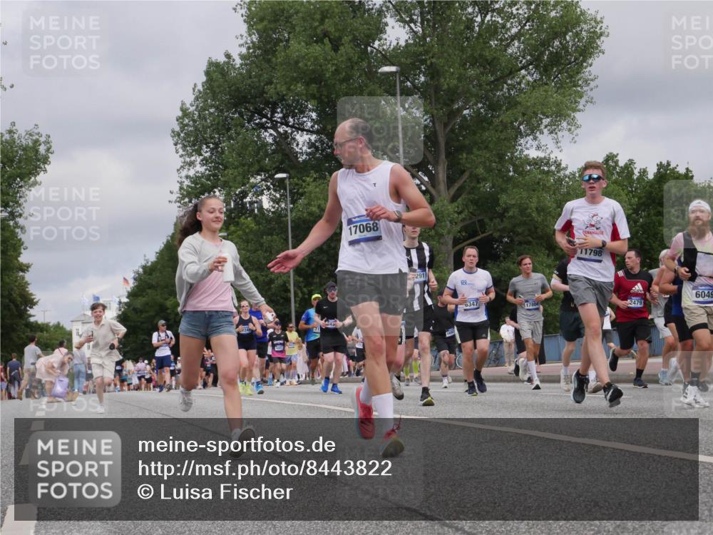 29.06.2025 - hella hamburg halbmarathon Luisa Fischer http://msf.ph/oto/8443822 29.06.2025 10:25:47 Kennedybrücke 71, 17068, 11798, 291, 6347, 6049, 17804, 2479, 2479, 2886, 3430, 3995, 4131, 4366, 4559, 4970, 6049, 6820, 6826, 6899, 7188, 7190, 7276, 7925, 8855, 8931, 9392, 10065, 10210, 10739 meine-sportfotos.de