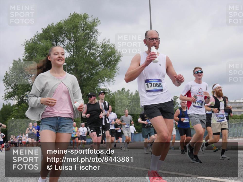 29.06.2025 - hella hamburg halbmarathon Luisa Fischer http://msf.ph/oto/8443861 29.06.2025 10:25:49 Kennedybrücke 17068, 1798, 17593, 6049, 17804, 0917, 143, 2479, 2744, 2886, 3430, 3995, 4131, 4190, 4266, 4366, 4970, 6049, 6820, 6826, 6881, 7188, 7190, 7276, 7925, 8855, 8931, 9392, 10065, 10210, 10573 meine-sportfotos.de