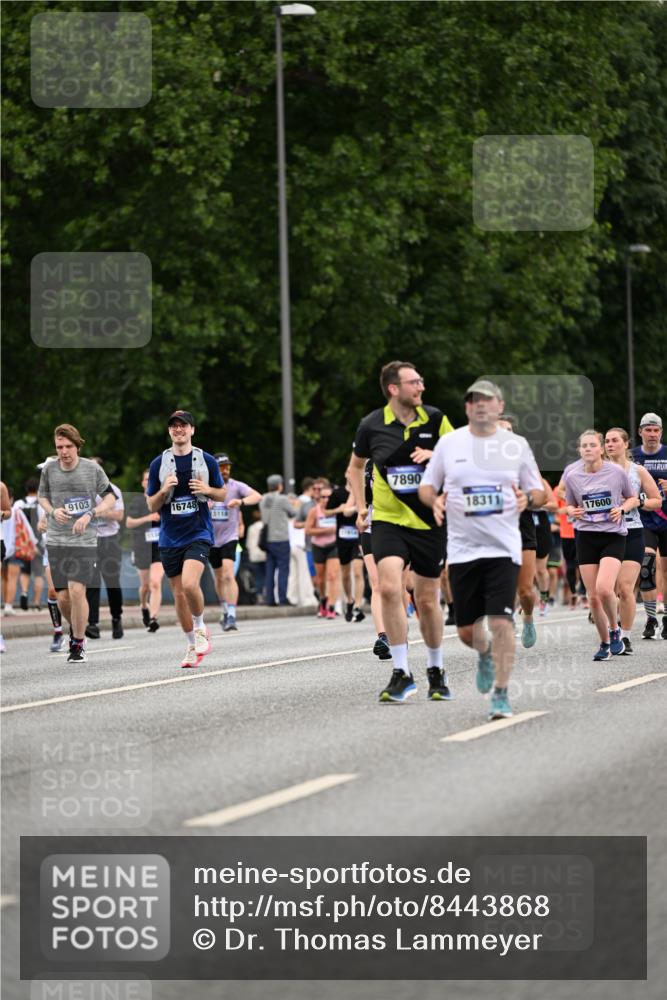 29.06.2025 - hella hamburg halbmarathon Dr. Thomas Lammeyer http://msf.ph/oto/8443868 29.06.2025 10:57:42 Kennedybrücke 1753, 2291, 4595, 5562, 6041, 6044, 6913, 7039, 7611, 7890, 8212, 8414, 8515, 9103, 9368, 9545, 9685, 10490, 10981, 11268 meine-sportfotos.de
