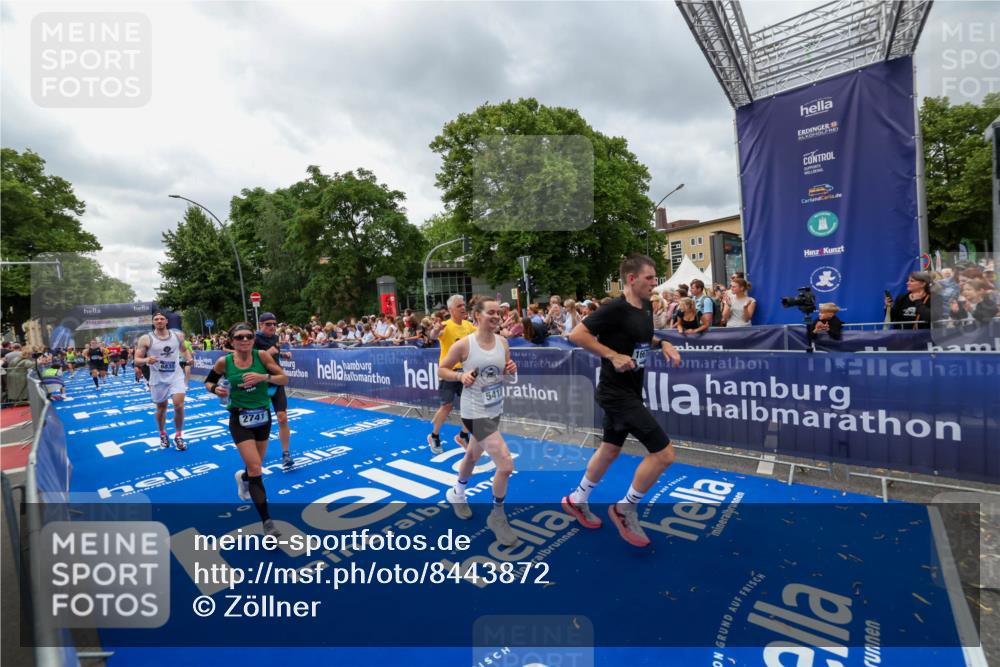 29.06.2025 - hella hamburg halbmarathon Zöllner http://msf.ph/oto/8443872 29.06.2025 10:56:59 Ziel 1955, 2282, 2741, 2759, 5033, 5418, 6835, 7716, 8669, 11043, 11212, 11638, 14678, 15097, 16470, 16620, 16679 meine-sportfotos.de