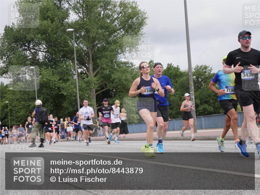 29.06.2025 - hella hamburg halbmarathon Luisa Fischer http://msf.ph/oto/8443879 29.06.2025 10:25:54 Kennedybrücke 6881, 7249, 7190, 3430, 2479, 2744, 2886, 3430, 3600, 4190, 4266, 6048, 6826, 6881, 7188, 7190, 7276, 9392, 10210, 10432, 10573 meine-sportfotos.de