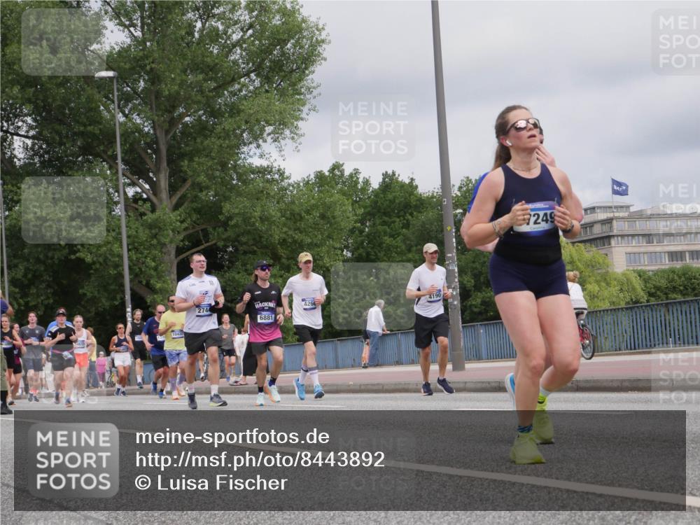 29.06.2025 - hella hamburg halbmarathon Luisa Fischer http://msf.ph/oto/8443892 29.06.2025 10:25:55 Kennedybrücke 10432, 2744, 4260, 4190, 6881, 7249, 2479, 2744, 2886, 3430, 3600, 3601, 4190, 4266, 6048, 6881, 7188, 7190, 7276, 9392, 10432, 10573 meine-sportfotos.de