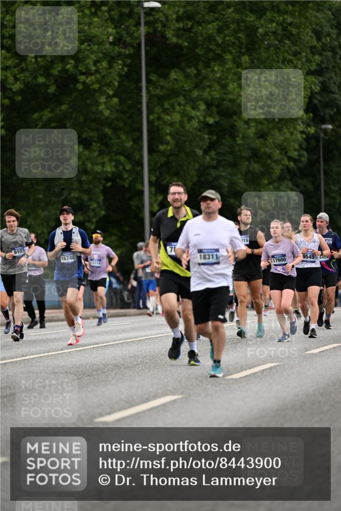 29.06.2025 - hella hamburg halbmarathon Dr. Thomas Lammeyer http://msf.ph/oto/8443900 29.06.2025 10:57:43 Kennedybrücke 1753, 2291, 4595, 5562, 6041, 6044, 6913, 7039, 7611, 7890, 8212, 8414, 8515, 9103, 9368, 9545, 9685, 10490, 10981, 11268 meine-sportfotos.de