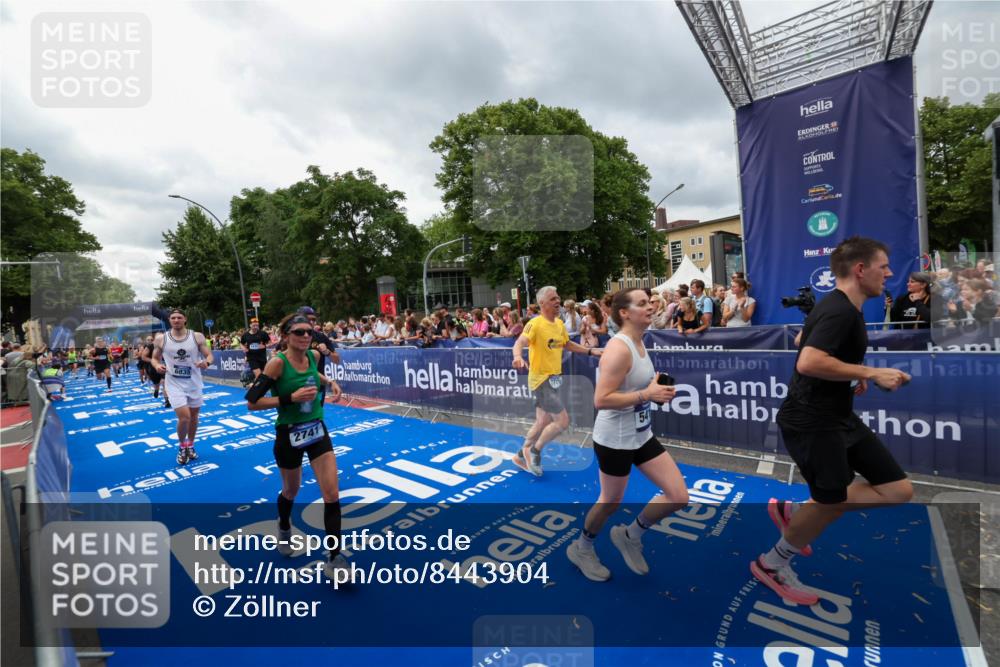 29.06.2025 - hella hamburg halbmarathon Zöllner http://msf.ph/oto/8443904 29.06.2025 10:56:59 Ziel 1955, 2282, 2741, 2759, 5033, 5418, 6835, 7716, 8669, 11043, 11212, 11638, 14678, 15097, 16470, 16620, 16679 meine-sportfotos.de