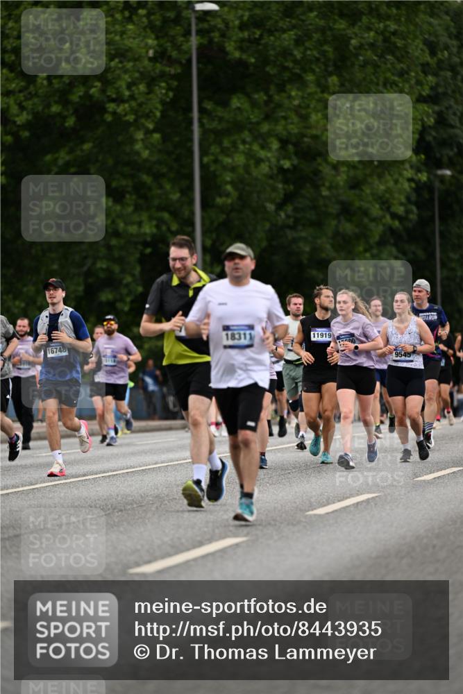 29.06.2025 - hella hamburg halbmarathon Dr. Thomas Lammeyer http://msf.ph/oto/8443935 29.06.2025 10:57:43 Kennedybrücke 1753, 2291, 4595, 5562, 6041, 6044, 6913, 7039, 7611, 7890, 8212, 8414, 8515, 9103, 9368, 9545, 9685, 10490, 10981, 11268 meine-sportfotos.de