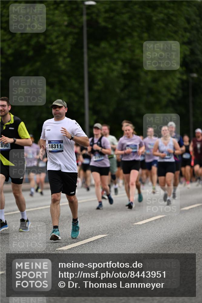 29.06.2025 - hella hamburg halbmarathon Dr. Thomas Lammeyer http://msf.ph/oto/8443951 29.06.2025 10:57:44 Kennedybrücke 1753, 2291, 4595, 5562, 6041, 6044, 6913, 7039, 7611, 7890, 8212, 8414, 8515, 9103, 9368, 9545, 9685, 10490, 11268 meine-sportfotos.de