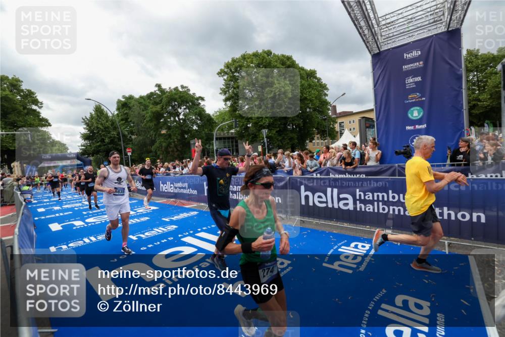 29.06.2025 - hella hamburg halbmarathon Zöllner http://msf.ph/oto/8443969 29.06.2025 10:57:00 Ziel 1955, 2282, 2741, 2759, 4299, 5033, 5418, 6835, 7716, 8669, 11043, 11212, 11638, 14678, 15097, 16470, 16620, 19091 meine-sportfotos.de